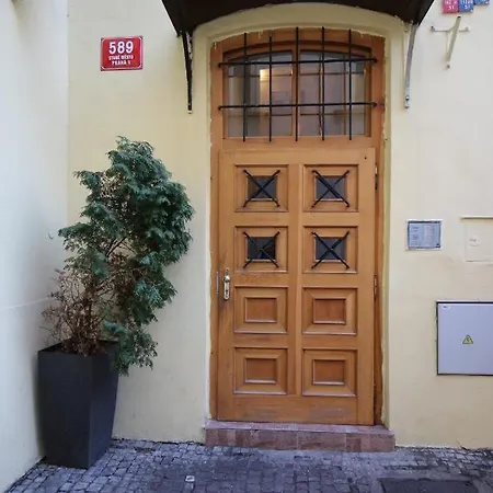 Διαμέρισμα Celetna 27 *